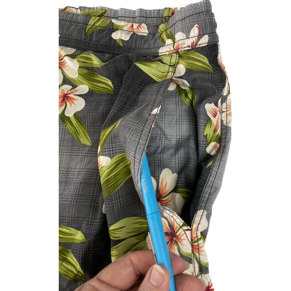 Tommy Bahama Hibiscus Swim Trunks Shorts Men XL Tropical Gray Pink White Green - Picture 4 of 6